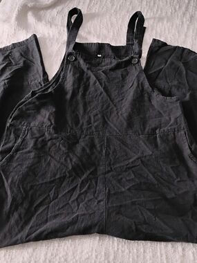 Amazon Essentials Black Sleeveless Linen-Blend Overall Jumpsuit